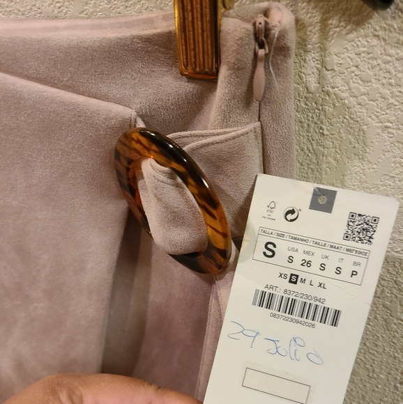 Zara Blush Faux Suede Skort Size Small - Picture 2 of 9